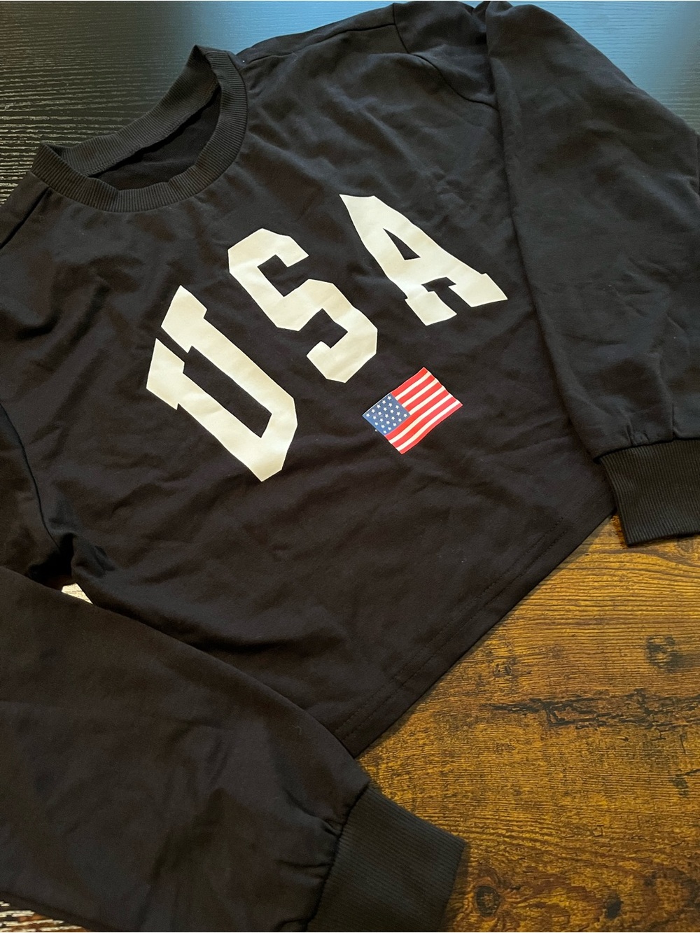 NWT Black USA Graphic Cropped Sweatshirt